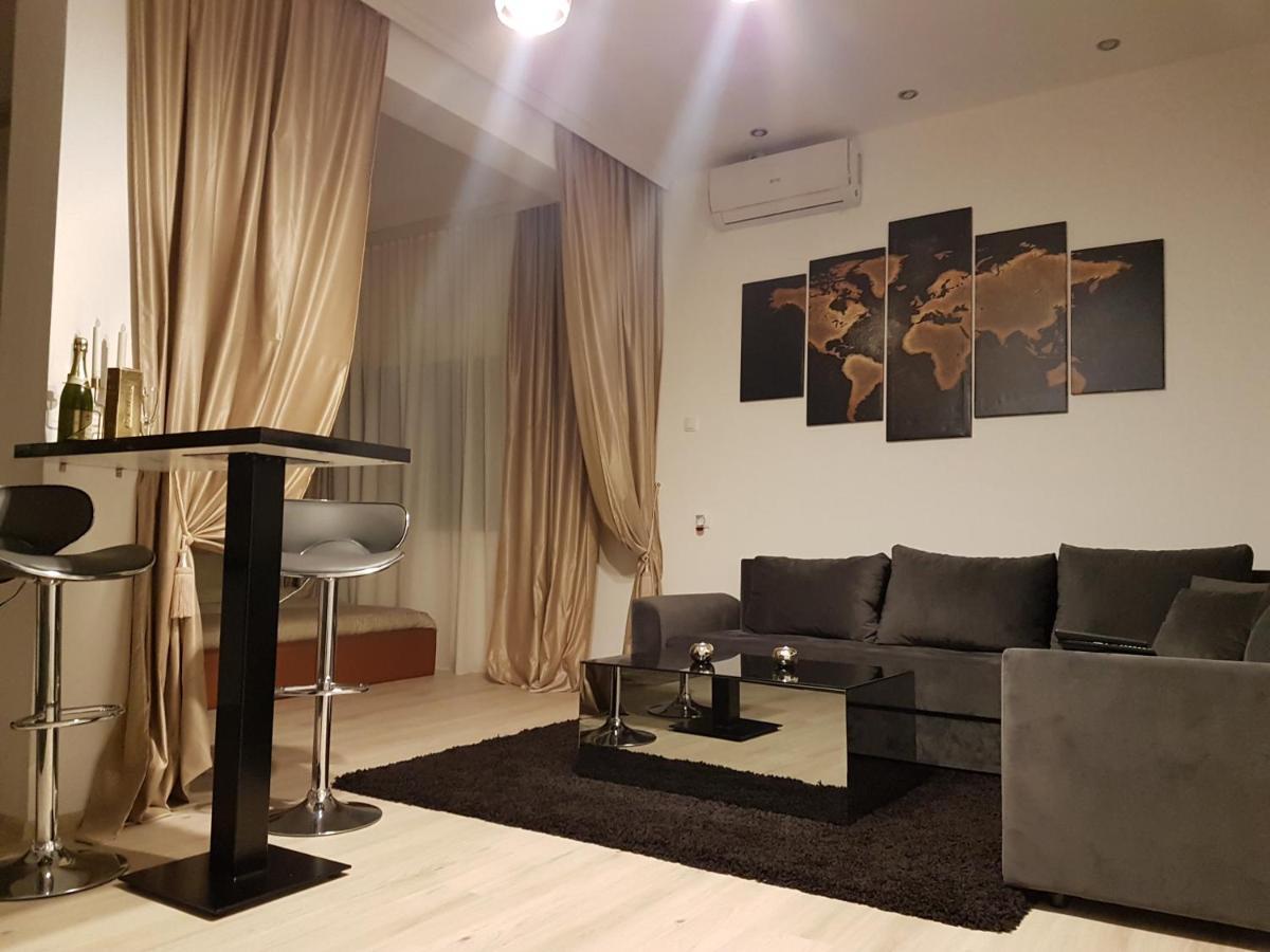 Pančevo Apartments Vila White House מראה חיצוני תמונה