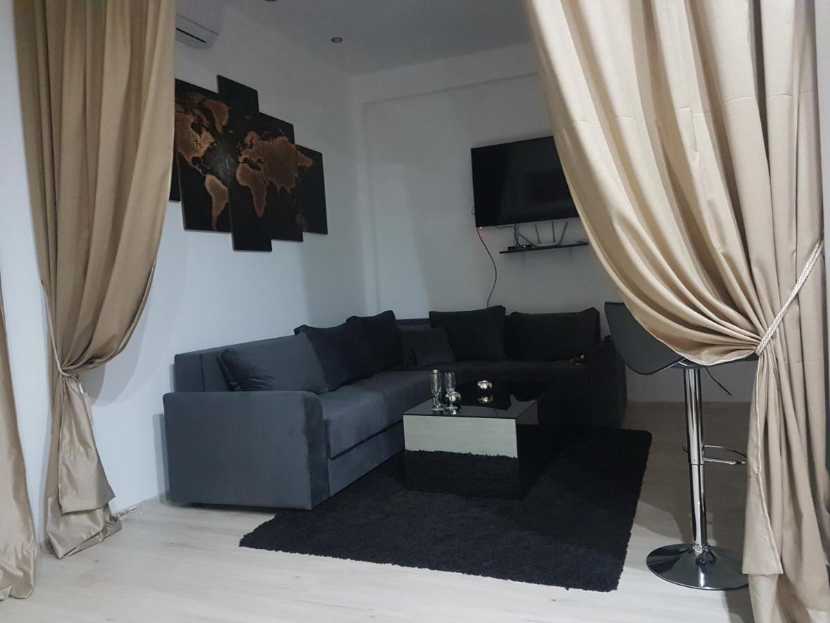 Pančevo Apartments Vila White House מראה חיצוני תמונה