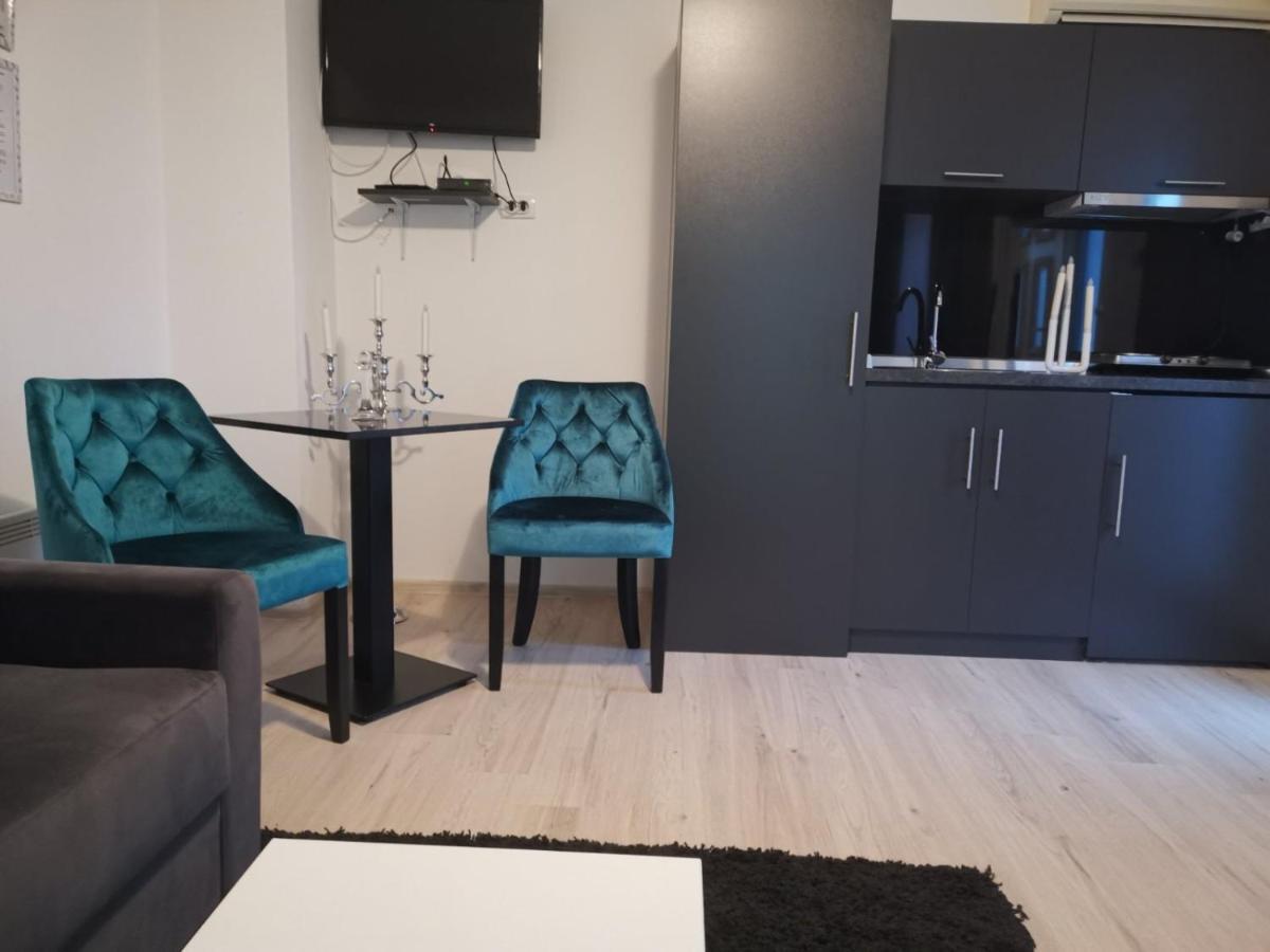 Pančevo Apartments Vila White House מראה חיצוני תמונה